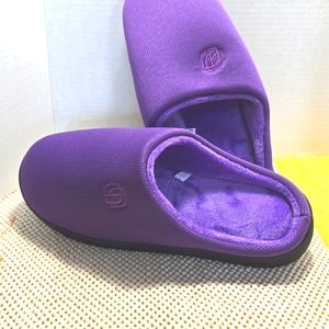 S25690 Dark Violet Slippers